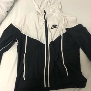 nike windbreaker